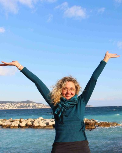 Gwendoline Hervé, sophrologue à Boissières près de Calvisson, spécialisée dans l’accompagnement des femmes à chaque étape de vie.